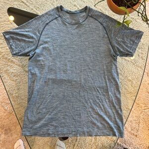 Mens lululemon athletic tee size L